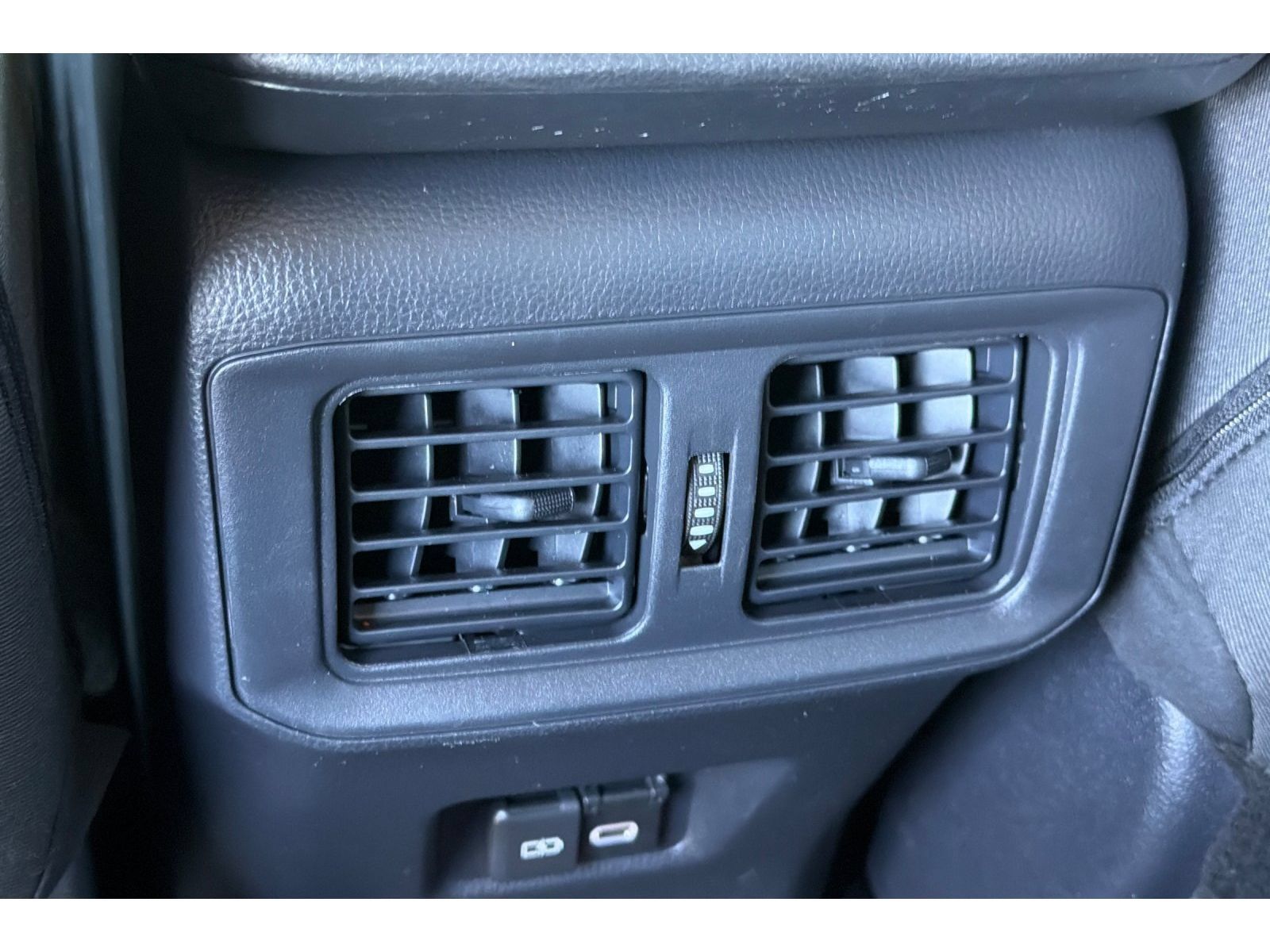 Used 2025 Toyota RAV4 XLE FWD image 14
