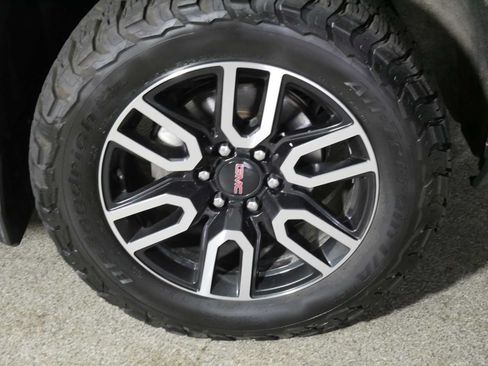 Used 2021 GMC Sierra 1500 AT4 w/ AT4 Premium Package AWD/4WD image 15
