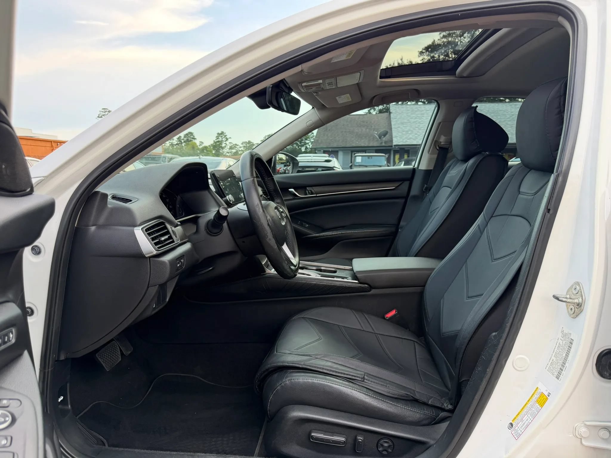 Used 2018 Honda Accord EX-L image 19