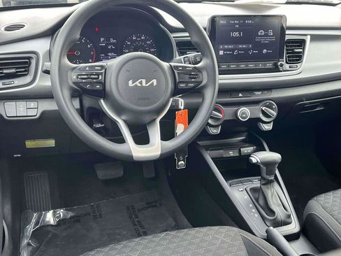 Used 2022 Kia Rio S image 2