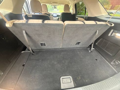 Used 2020 Ford Explorer XLT RWD image 19