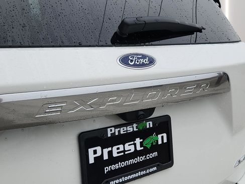 Certified 2023 Ford Explorer Platinum w/ Technology Package image 9