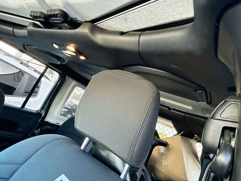 Used 2023 Jeep Wrangler Sport S image 20