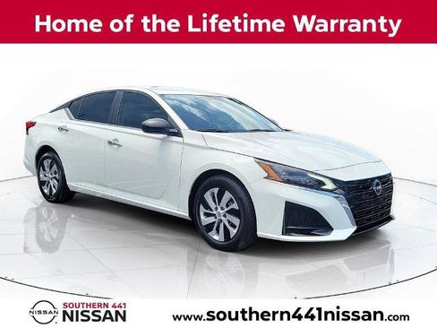 Certified 2025 Nissan Altima 2.5 S FWD image 1