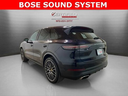 Used 2019 Porsche Cayenne w/ Premium Package image 4
