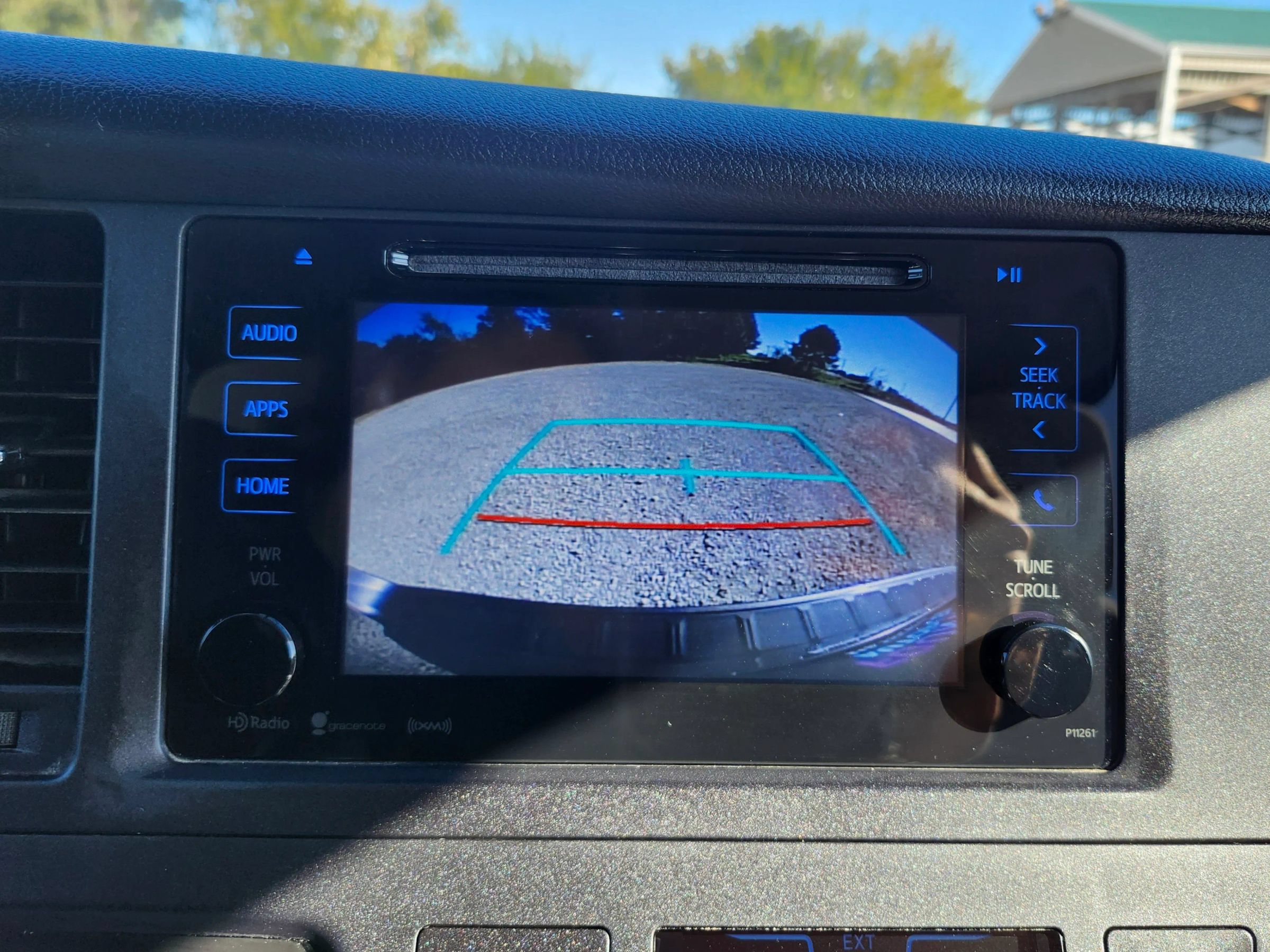 Used 2017 Toyota Sienna LE FWD image 28