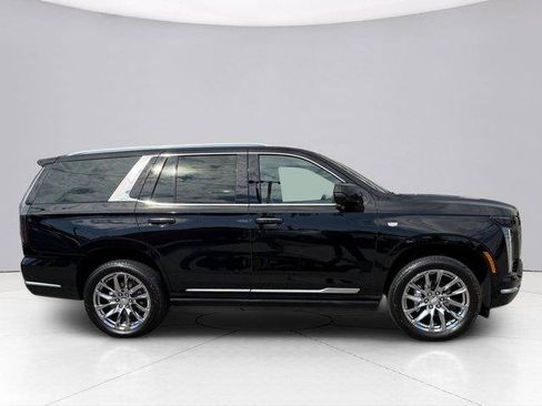 Used 2026 Cadillac Escalade Luxury w/ LPO, Radiant Package AWD/4WD image 6