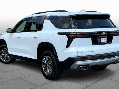 Used 2024 Chevrolet Traverse LT image 21