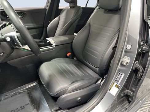 Used 2025 Mercedes-Benz C 300 4MATIC Sedan image 29