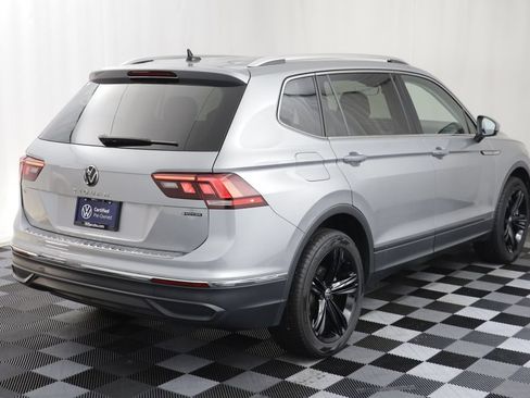 Used 2022 Volkswagen Tiguan SE AWD/4WD image 19