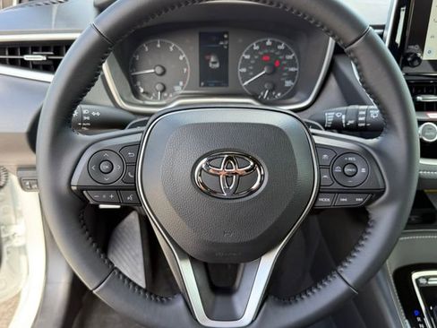 Used 2026 Toyota Corolla SE FWD image 15