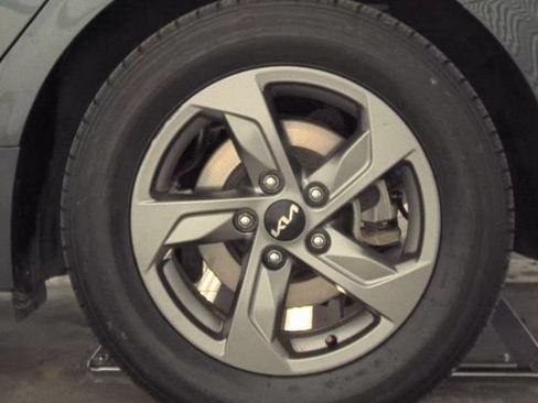 Used 2022 Kia K5 LXS FWD image 3