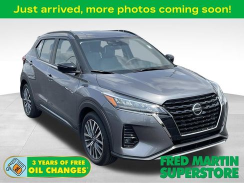 Used 2021 Nissan Kicks SR w/ SR Premium Package FWD image 1