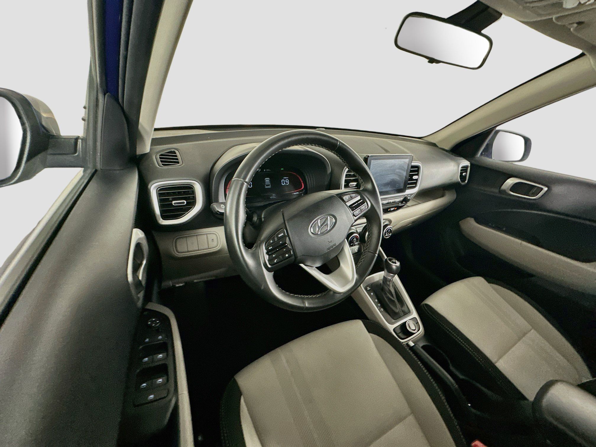 Used 2025 Hyundai Venue SEL FWD image 18
