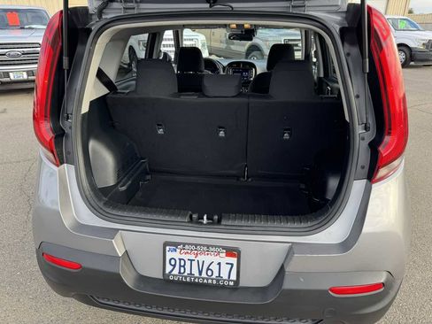 Used 2022 Kia Soul LX w/ Technology Package image 19