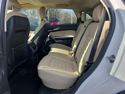 Used 2022 Ford Edge SEL image 3