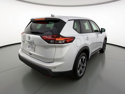 Used 2025 Nissan Rogue SV FWD image 9