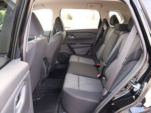 Certified 2026 Nissan Rogue SV FWD image 10