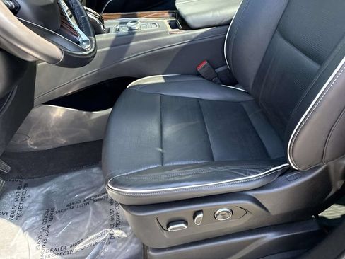 Used 2023 Cadillac Escalade Premium Luxury w/ Performance Package AWD/4WD image 30