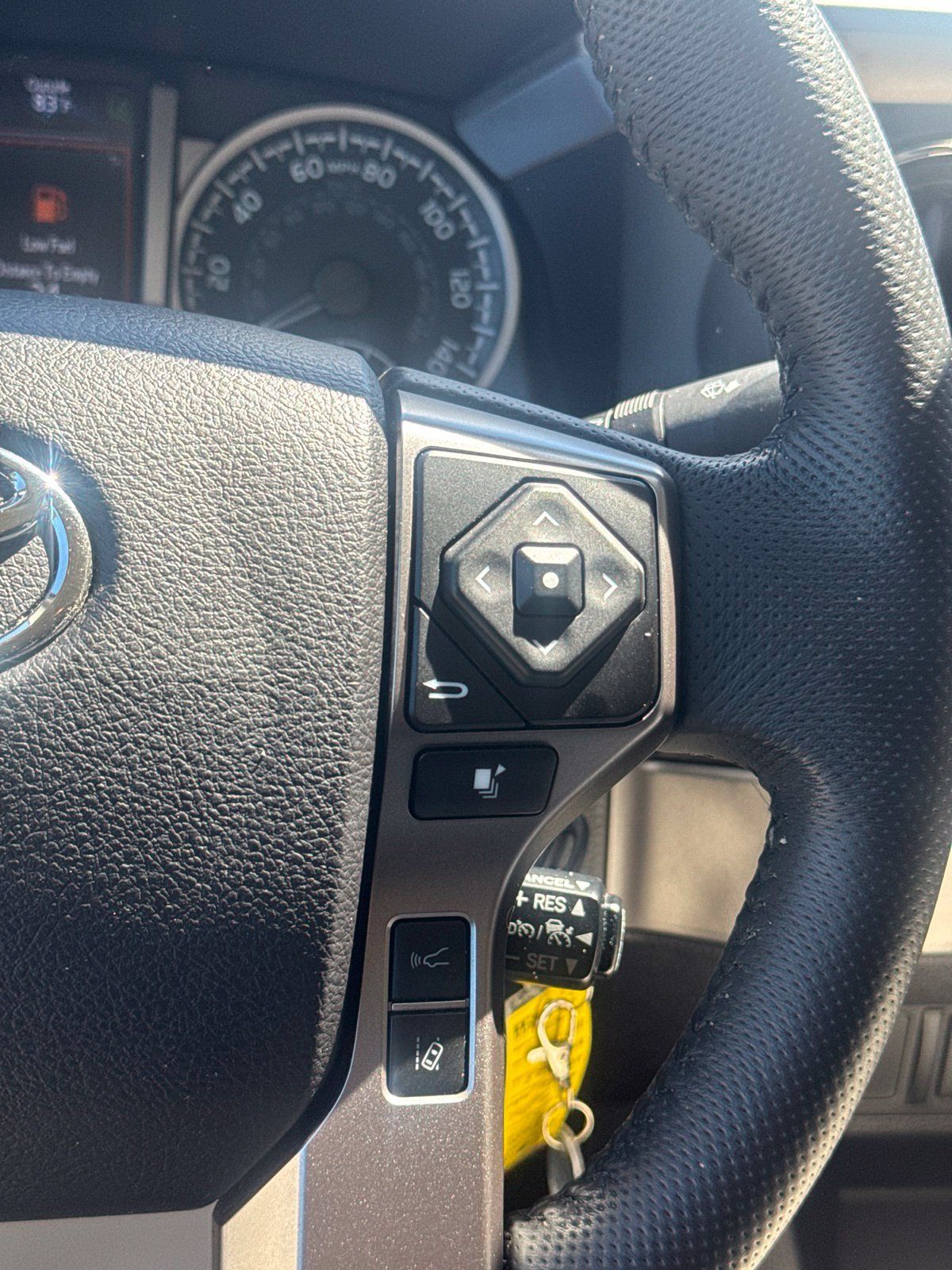 Used 2021 Toyota Tacoma SR5 RWD image 22