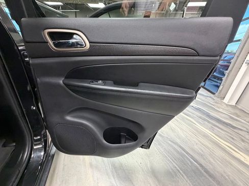 Used 2016 Jeep Grand Cherokee Laredo w/ Quick Order Package 23E AWD/4WD image 40