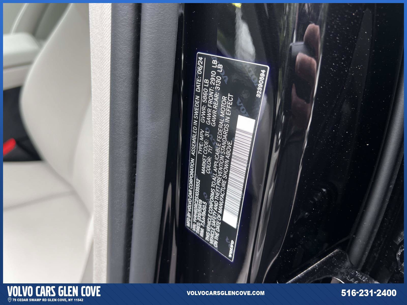 Used 2025 Volvo XC60 T8 Plus w/ Climate Package AWD/4WD image 19