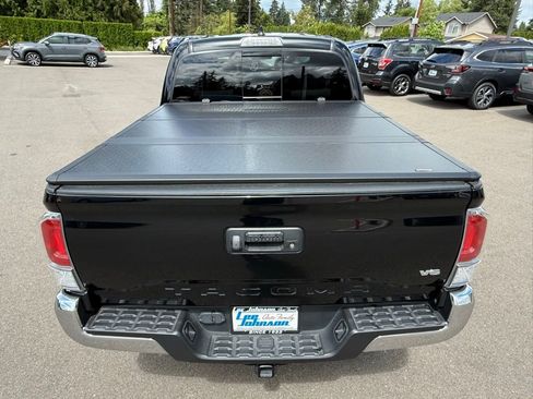 Used 2021 Toyota Tacoma TRD Off-Road AWD/4WD image 6