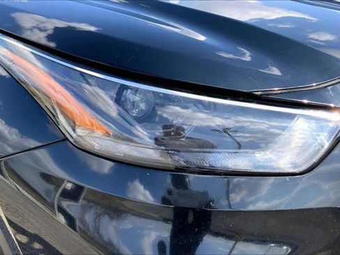 Certified 2024 Toyota Highlander LE image 27