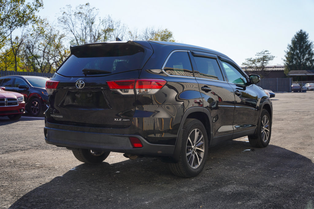 Used 2019 Toyota Highlander XLE AWD/4WD image 8