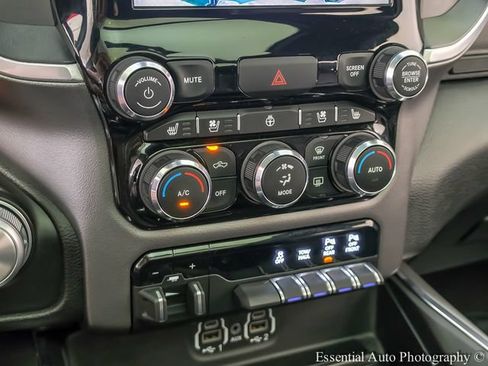 Used 2020 RAM 1500 Laramie w/ Sport Appearance Package AWD/4WD image 18