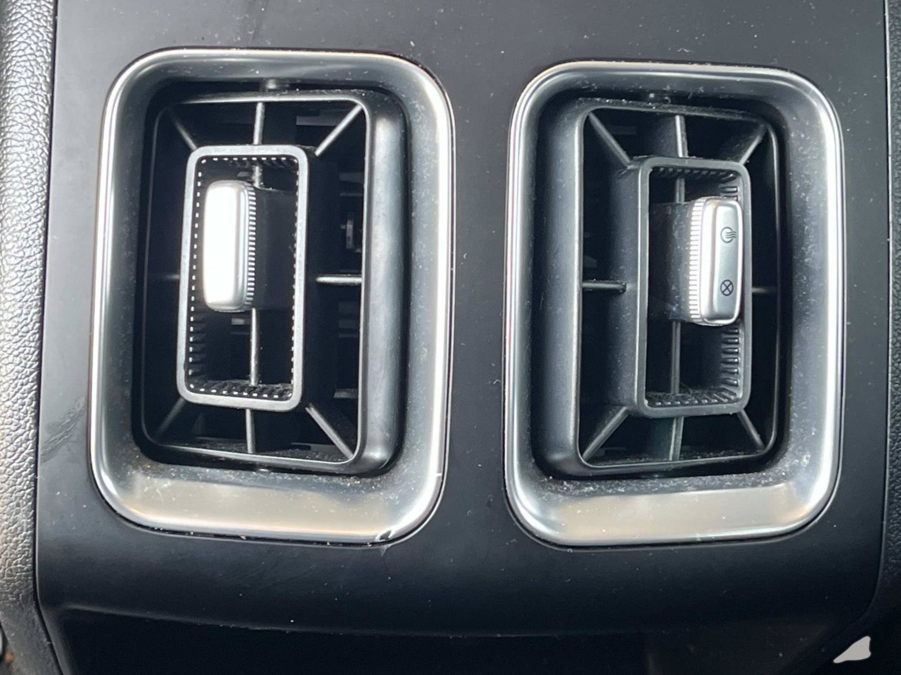Used 2023 Kia Sorento S FWD image 43