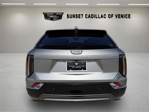 New 2026 Cadillac Optiq Luxury 2 image 4