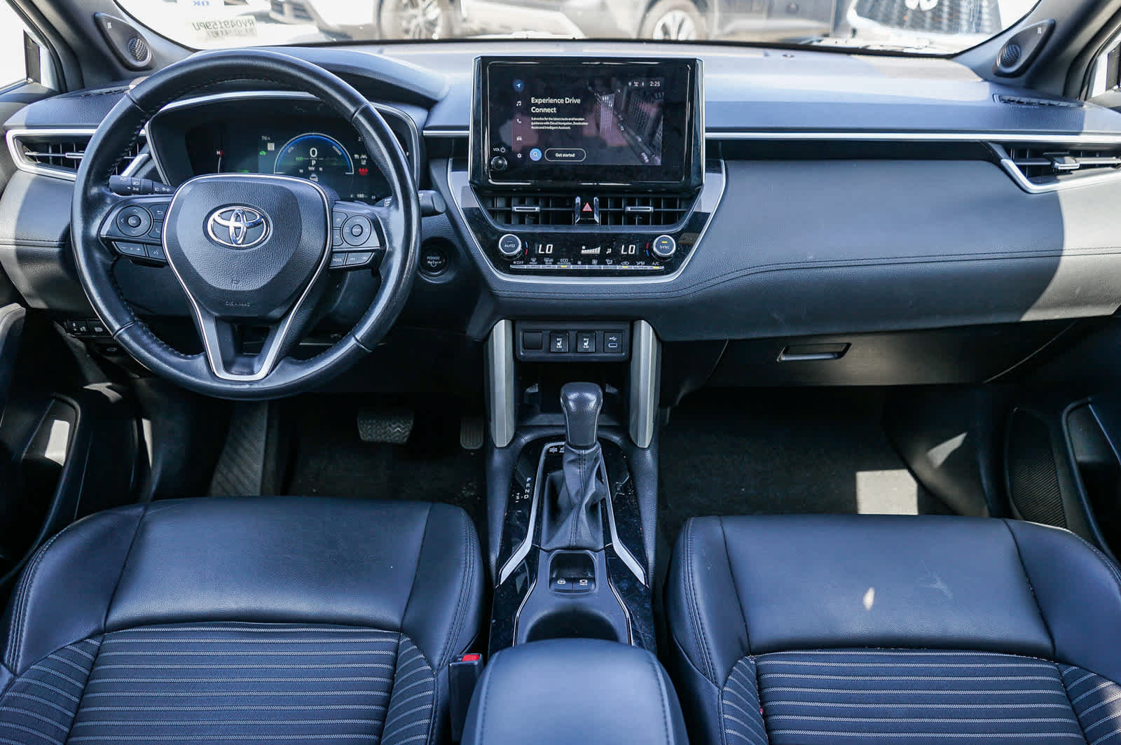 Used 2024 Toyota Corolla Cross AWD Hybrid w/ Convenience Package image 12