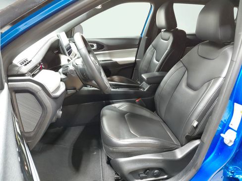 Used 2025 Jeep Compass Limited AWD/4WD image 22