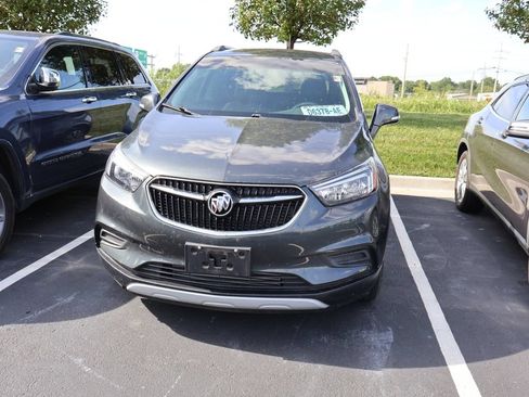 Used 2018 Buick Encore Preferred FWD image 2