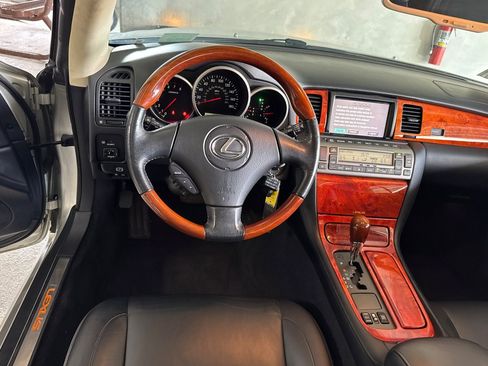 Used 2004 Lexus SC 430 Convertible w/ Preferred Accessory Pkg RWD image 29