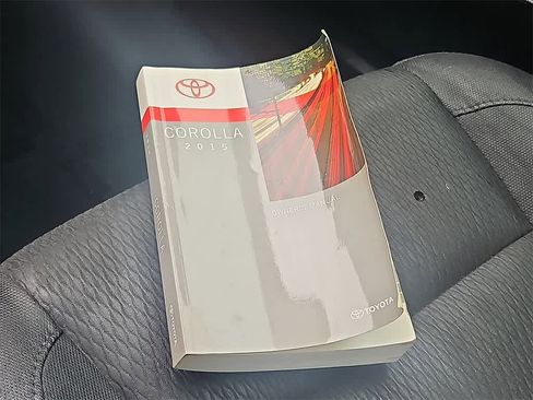 Used 2015 Toyota Corolla LE image 22