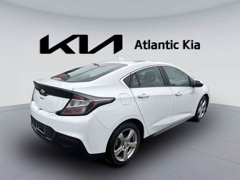 Used 2017 Chevrolet Volt LT w/ Comfort Package FWD image 6