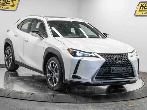 Used 2024 Lexus UX 250h FWD image 5