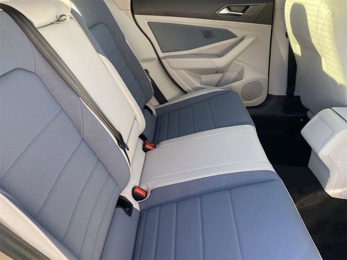 New 2026 Volkswagen Jetta SE image 9