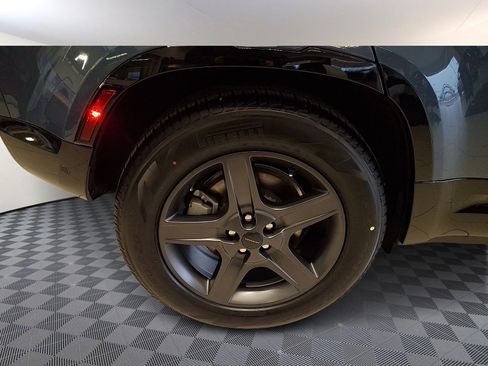 New 2026 Land Rover Defender 110 X-Dynamic SE image 7