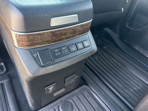 Used 2026 Toyota Sienna Platinum AWD/4WD image 11