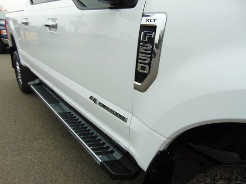 Used 2017 Ford F250 XLT w/ XLT Premium Package image 54