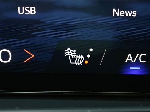 Used 2025 Chevrolet Suburban Z71 image 23