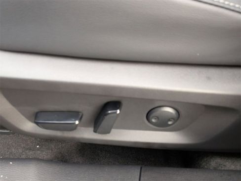 New 2026 Mitsubishi Outlander SEL image 13