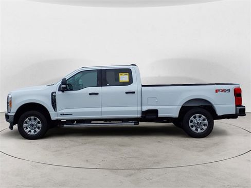 Certified 2024 Ford F350 XLT w/ 360-Degree Camera Package image 2