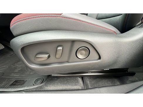 New 2026 Chevrolet Equinox RS w/ Convenience Package III AWD/4WD image 25