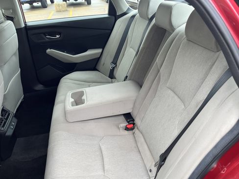 Used 2025 Honda Accord SE image 13
