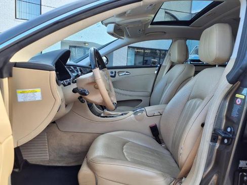 Used 2008 Mercedes-Benz CLS 550 image 10