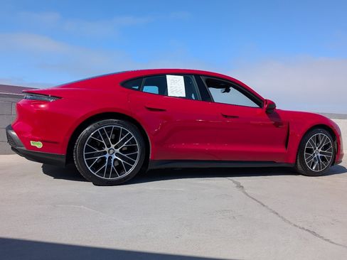 Used 2023 Porsche Taycan image 24